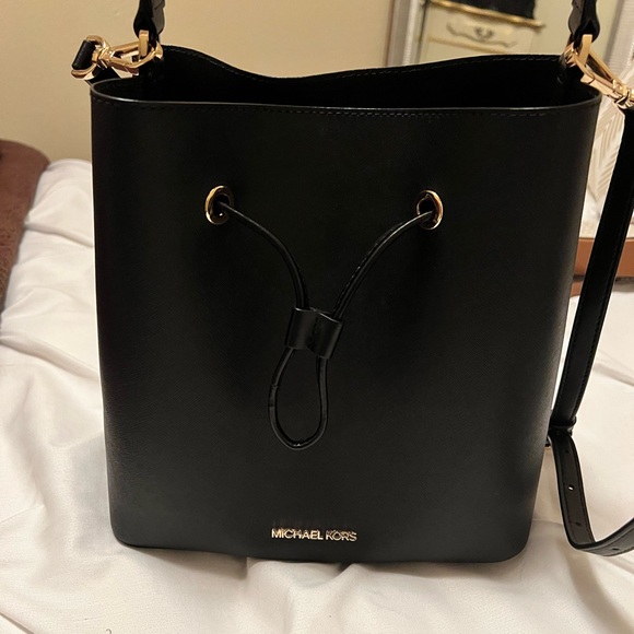 Michael kors bucket bag - Picture 3 of 5